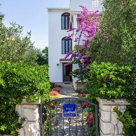 Ivanka Apartment *